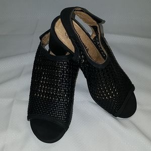 NWOT Sonoma Black Open Weave Chunky Heels Sz 8